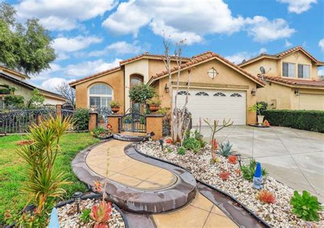 Homes for sale in jurupa valley ca - Don’. $657,777. 4 beds 2.5 baths 2,270 sq ft 9,148 sq ft (lot) 7786 Longs Peak Dr, Jurupa Valley, CA 92509. New Listing for sale in Jurupa Valley, CA: Embrace the chance to become the next owner of this nicely maintained 3-bedroom, 2-bathroom single-story gem in the picturesque Southridge neighborhood of Fontana. 